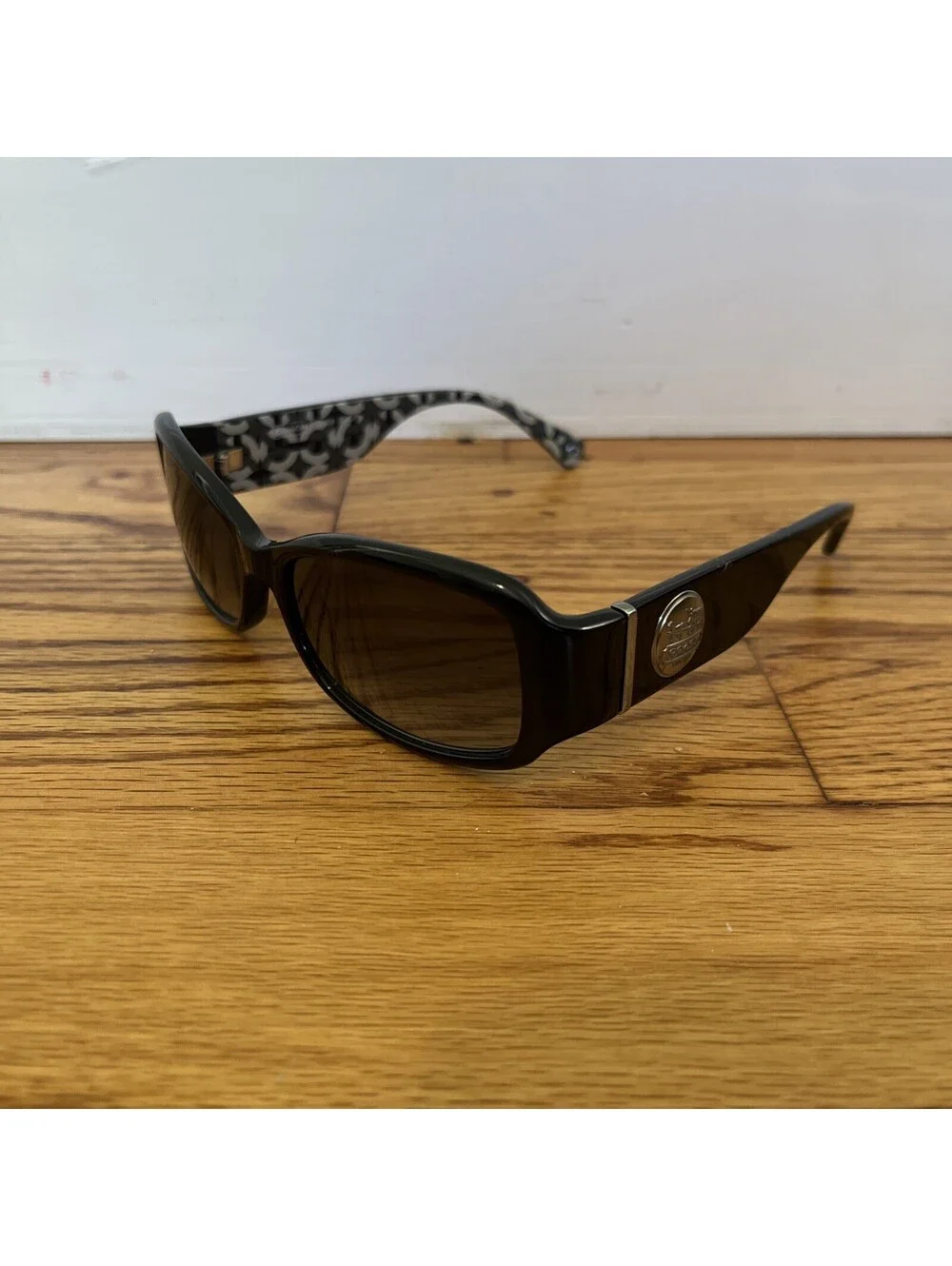Coach S2009 Women's Rectangle Sunglasses Black Logo Frame Gray Gradient UV400